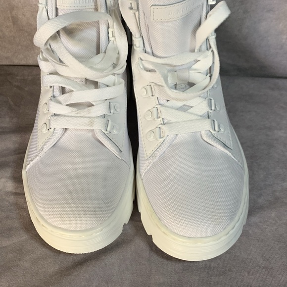 NWOT Dr. Martins Airwave White Combat Lace Up Boots Sz. 7 - Picture 3 of 7